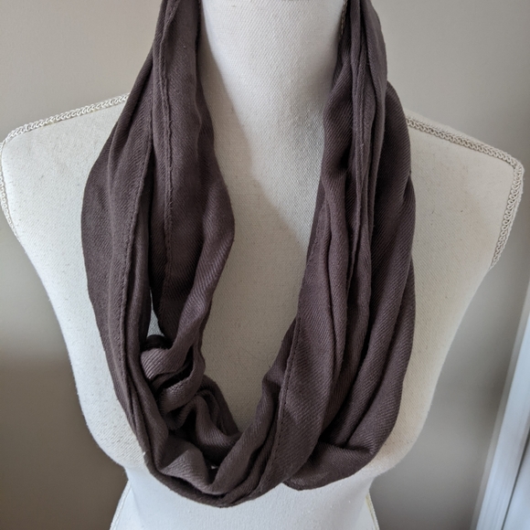 Scarves - Picture 6 of 10